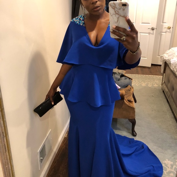 Blue gown, Wore only once. Still is good condition - Picture 4 of 5